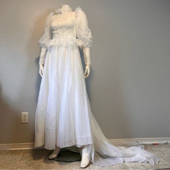 Vintage 1980s Long Puff Sleeve Alencon Lace Frill Waist Wedding Gown Size XXS - Picture 9 of 14